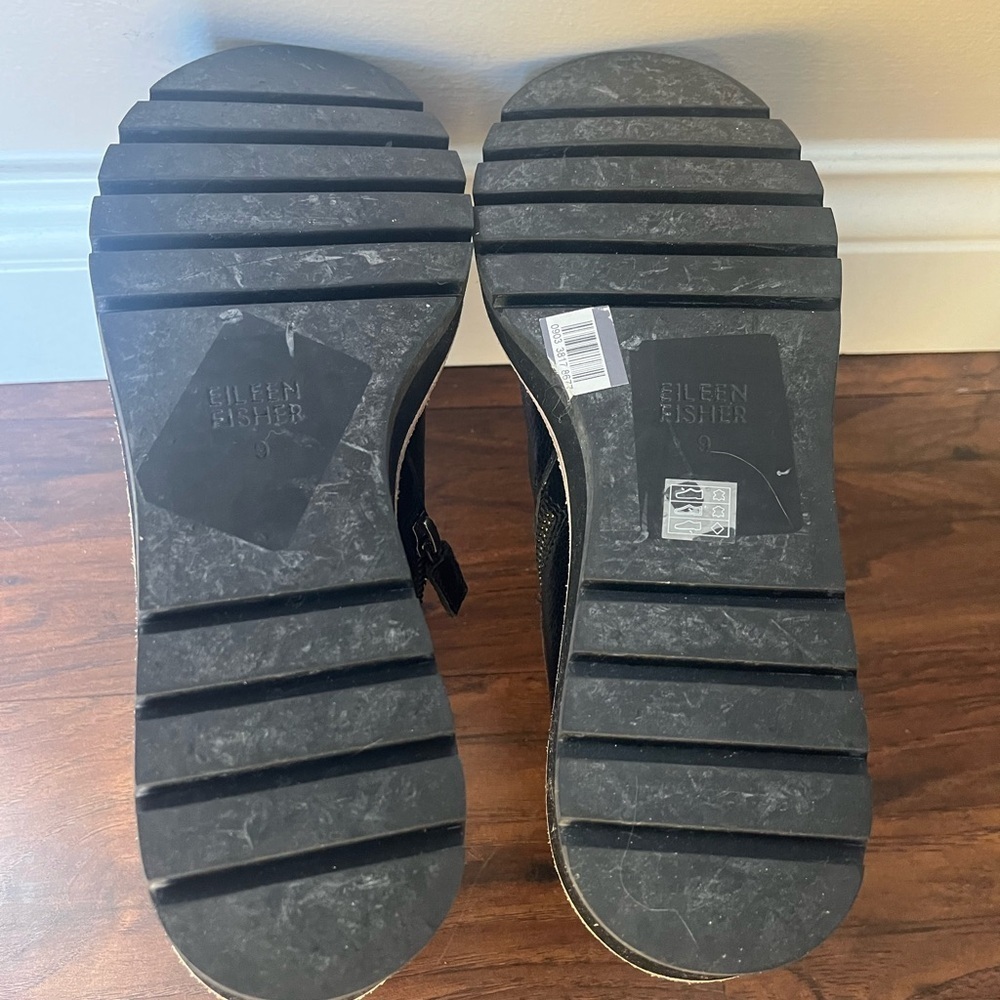 NWOT Eileen Fisher Black Tumbled Nubuck Leather Wedge Ankle Boots-Size 9 - Picture 8 of 12